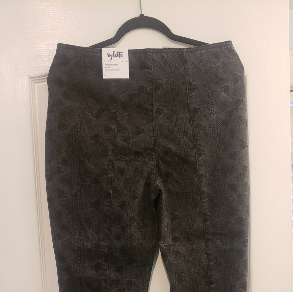 Pull up jeans